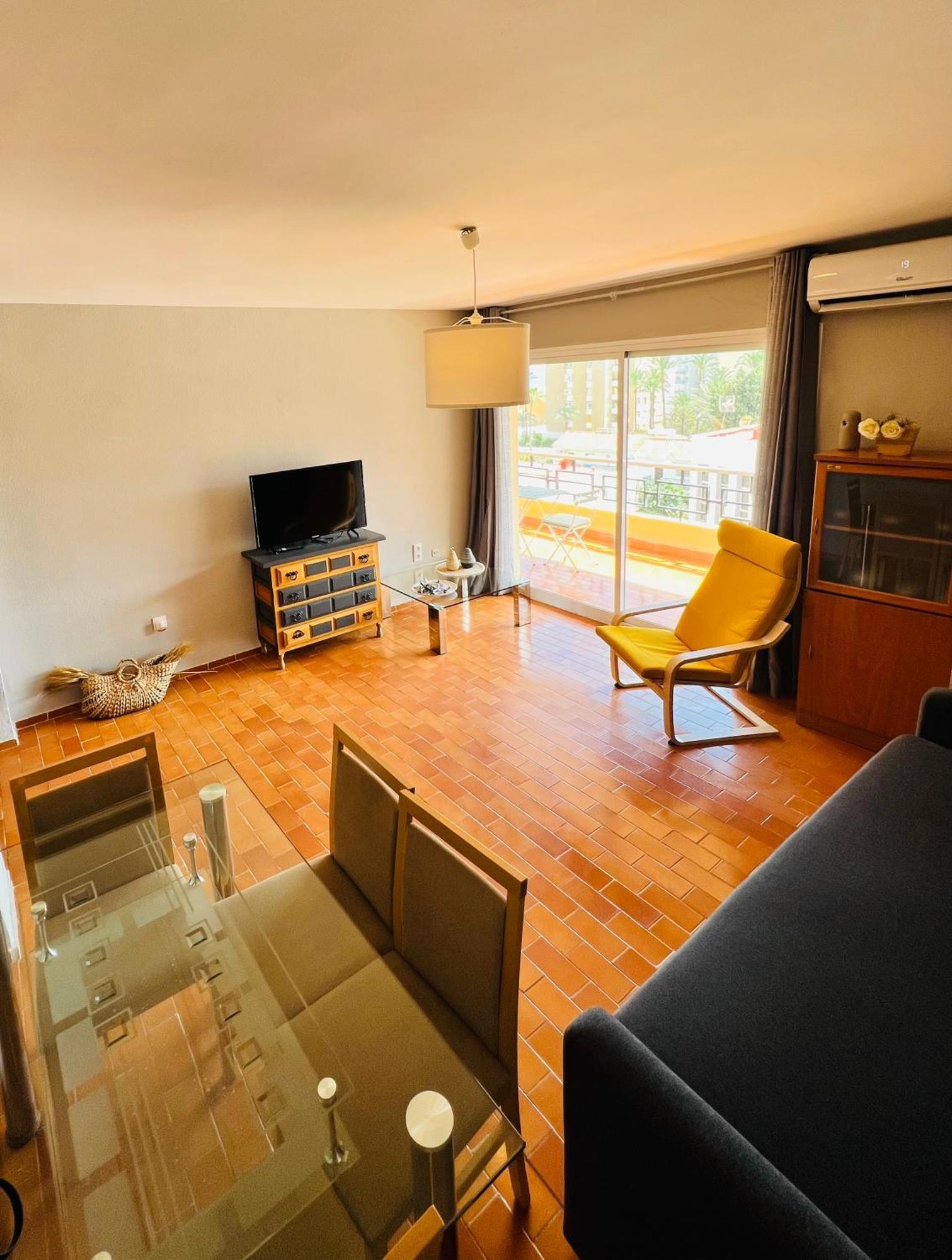 דירות Torremolinos Carihuela Nucleo Cristal מראה חיצוני תמונה