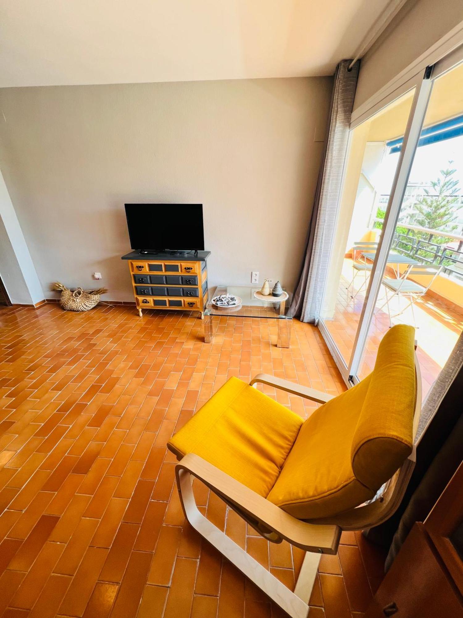 דירות Torremolinos Carihuela Nucleo Cristal מראה חיצוני תמונה